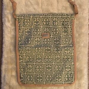 Ame & Lulu vintage Green Patterned bag.